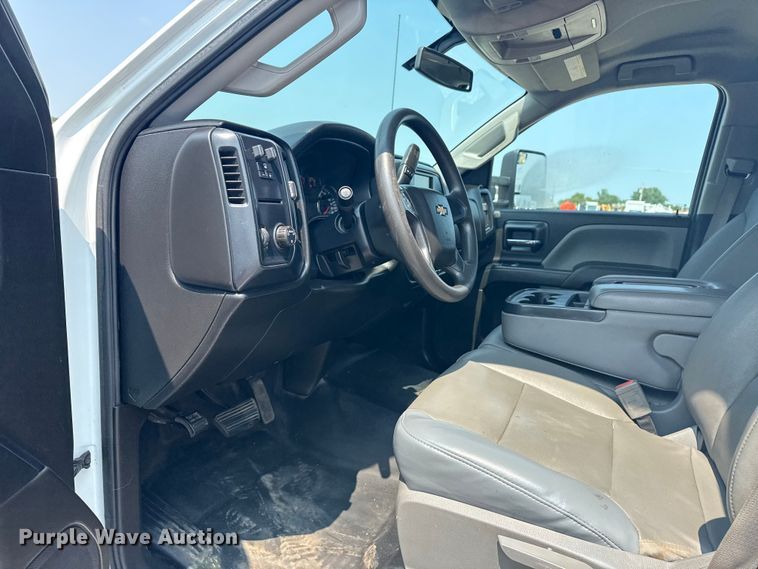 image for item NU9591 2016 Chevrolet Silverado 3500HD Crew Cab utility bed pickup truck