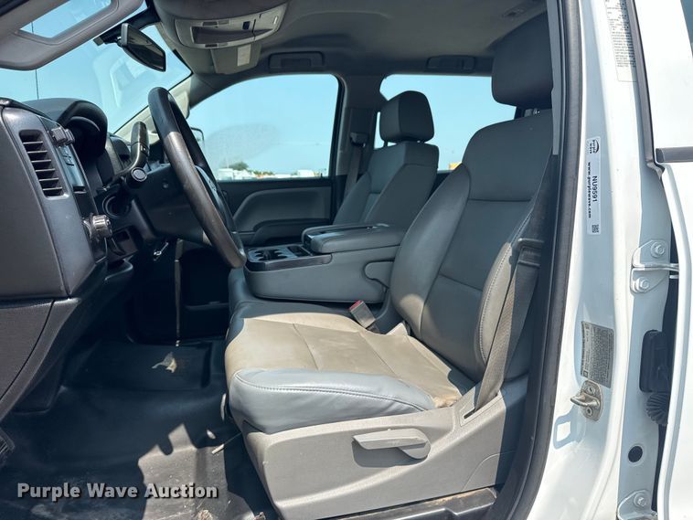 image for item NU9591 2016 Chevrolet Silverado 3500HD Crew Cab utility bed pickup truck