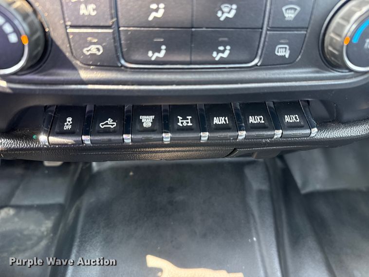 image for item NU9591 2016 Chevrolet Silverado 3500HD Crew Cab utility bed pickup truck