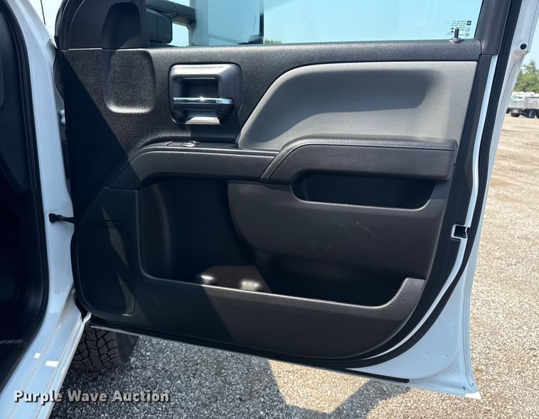 image for item NU9591 2016 Chevrolet Silverado 3500HD Crew Cab utility bed pickup truck