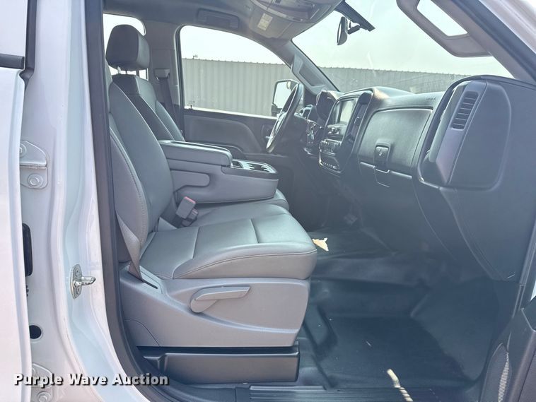 image for item NU9591 2016 Chevrolet Silverado 3500HD Crew Cab utility bed pickup truck