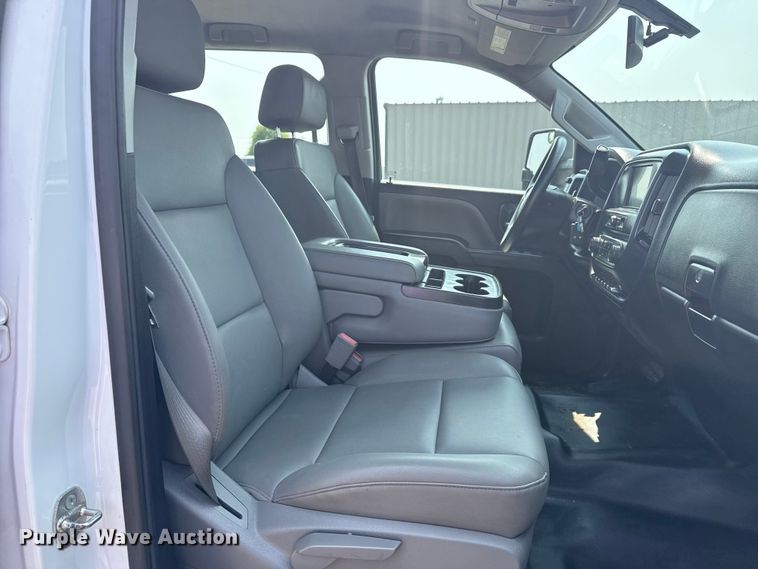 image for item NU9591 2016 Chevrolet Silverado 3500HD Crew Cab utility bed pickup truck