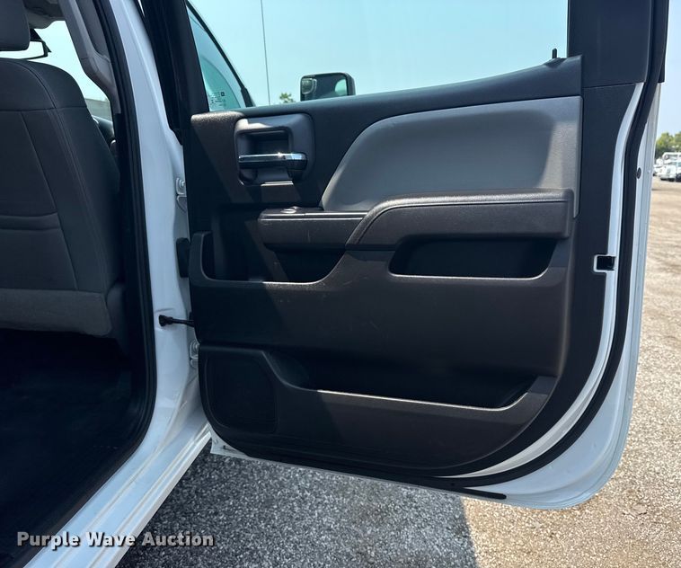 image for item NU9591 2016 Chevrolet Silverado 3500HD Crew Cab utility bed pickup truck