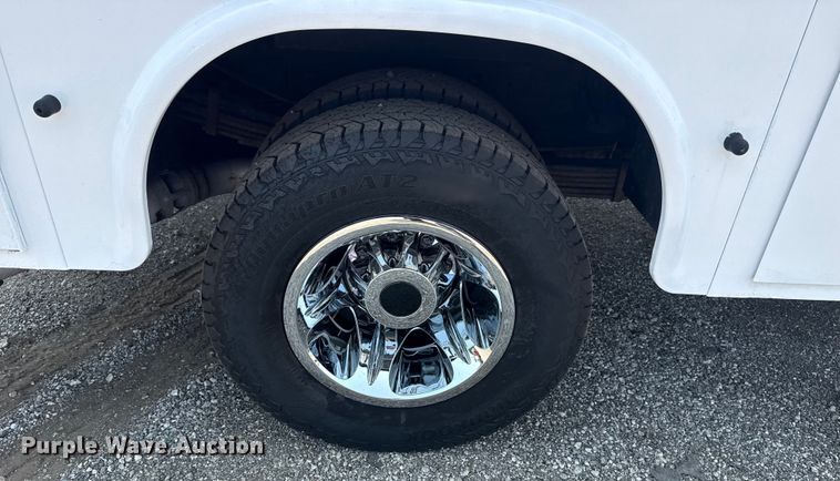 image for item NU9591 2016 Chevrolet Silverado 3500HD Crew Cab utility bed pickup truck