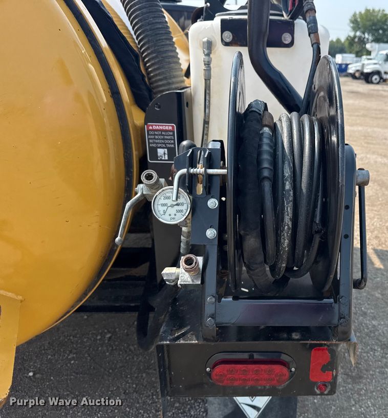 image for item NU9593 2023 Vermeer LP573XDT vacuum excavator