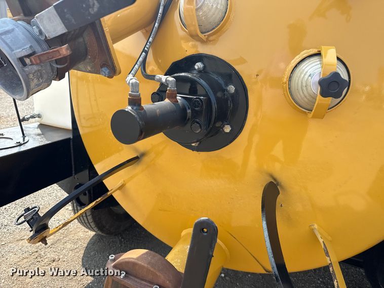 image for item NU9593 2023 Vermeer LP573XDT vacuum excavator