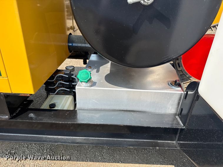 image for item NU9593 2023 Vermeer LP573XDT vacuum excavator