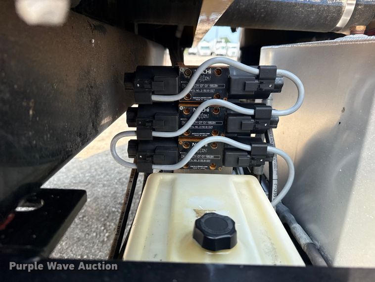 image for item NU9593 2023 Vermeer LP573XDT vacuum excavator