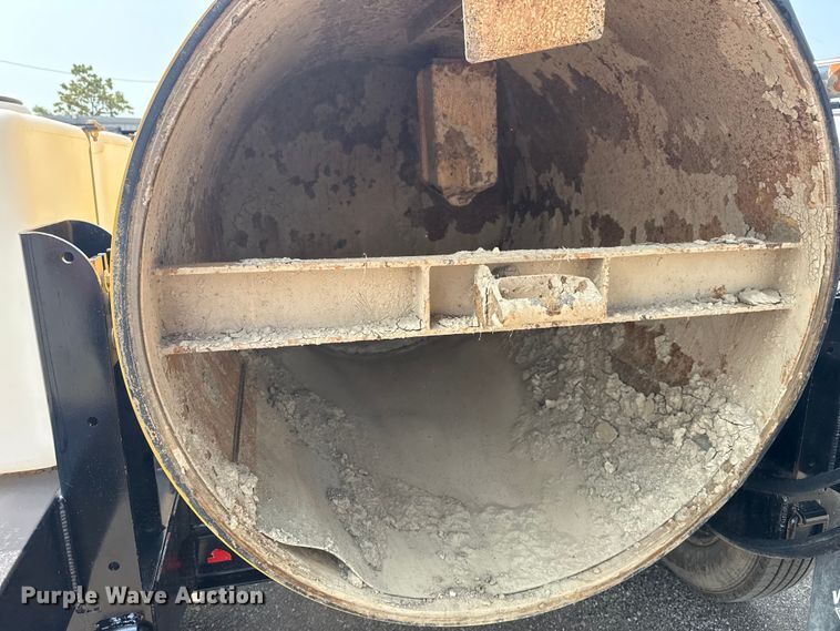 image for item NU9593 2023 Vermeer LP573XDT vacuum excavator