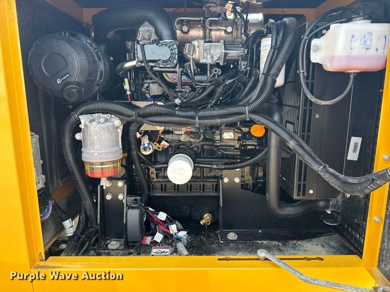 image for item NU9593 2023 Vermeer LP573XDT vacuum excavator