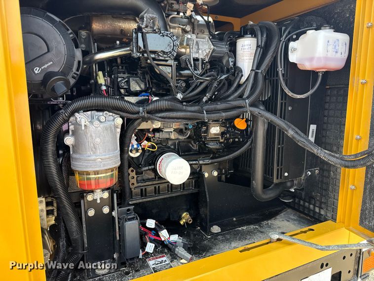 image for item NU9593 2023 Vermeer LP573XDT vacuum excavator