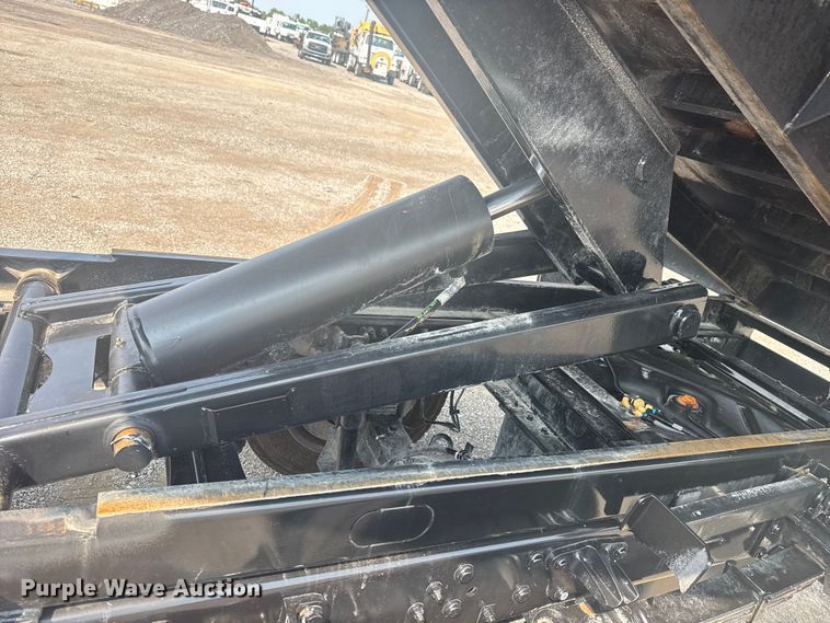 image for item NU9595 2022 Chevrolet Silverado 5500HD dump truck