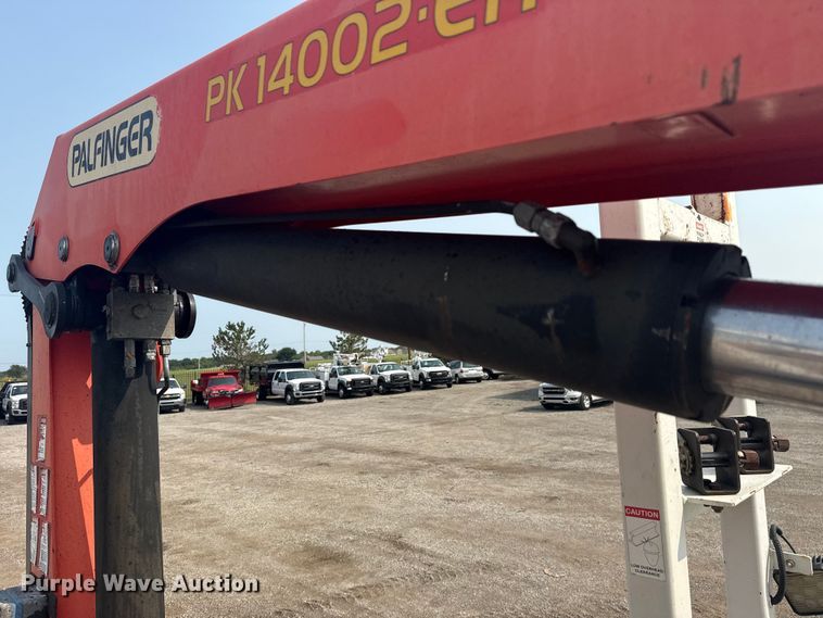 image for item NU9596 2012 Freightliner Business Class M2 crane truck