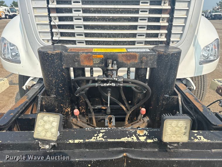 image for item NU9596 2012 Freightliner Business Class M2 crane truck