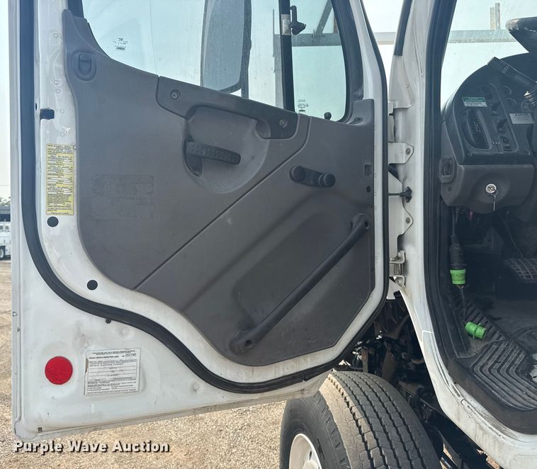 image for item NU9596 2012 Freightliner Business Class M2 crane truck