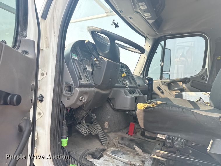 image for item NU9596 2012 Freightliner Business Class M2 crane truck