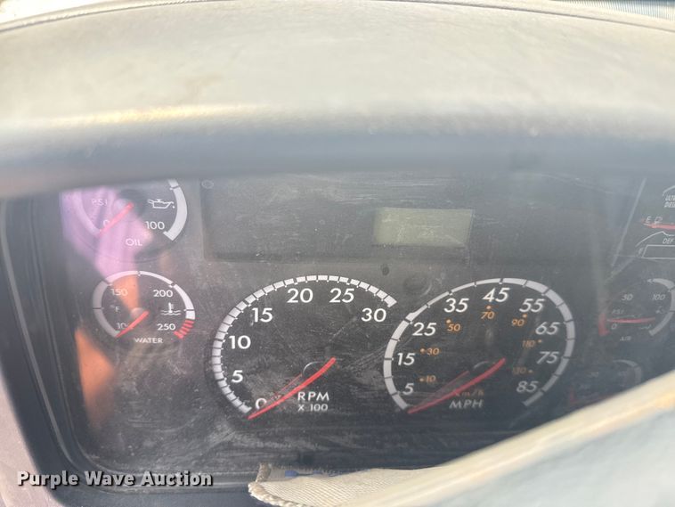 image for item NU9596 2012 Freightliner Business Class M2 crane truck