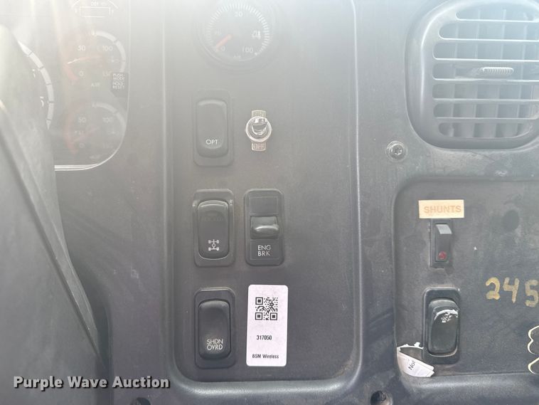 image for item NU9596 2012 Freightliner Business Class M2 crane truck