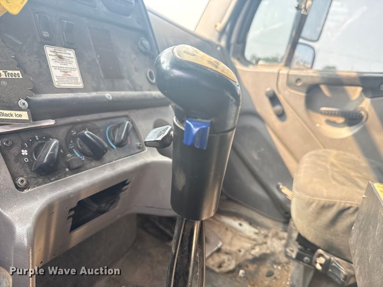 image for item NU9596 2012 Freightliner Business Class M2 crane truck