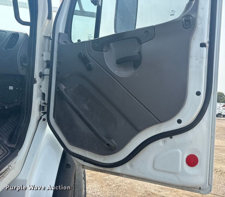 image for item NU9596 2012 Freightliner Business Class M2 crane truck