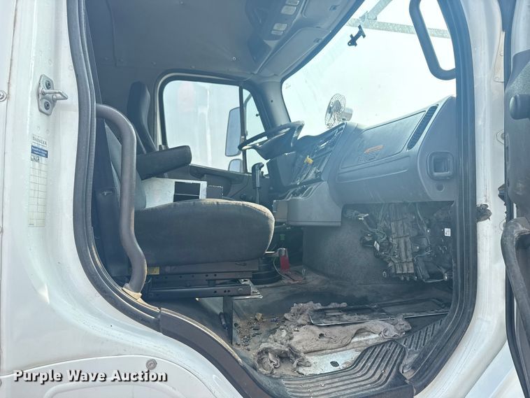 image for item NU9596 2012 Freightliner Business Class M2 crane truck