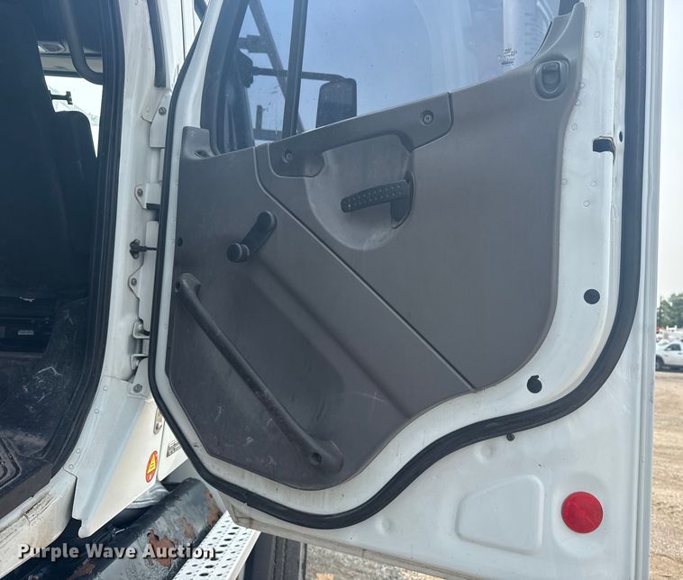 image for item NU9596 2012 Freightliner Business Class M2 crane truck