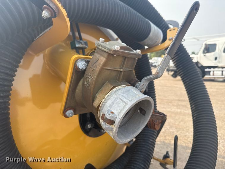 image for item NU9597 2023 Vermeer LP873SDT vacuum excavator