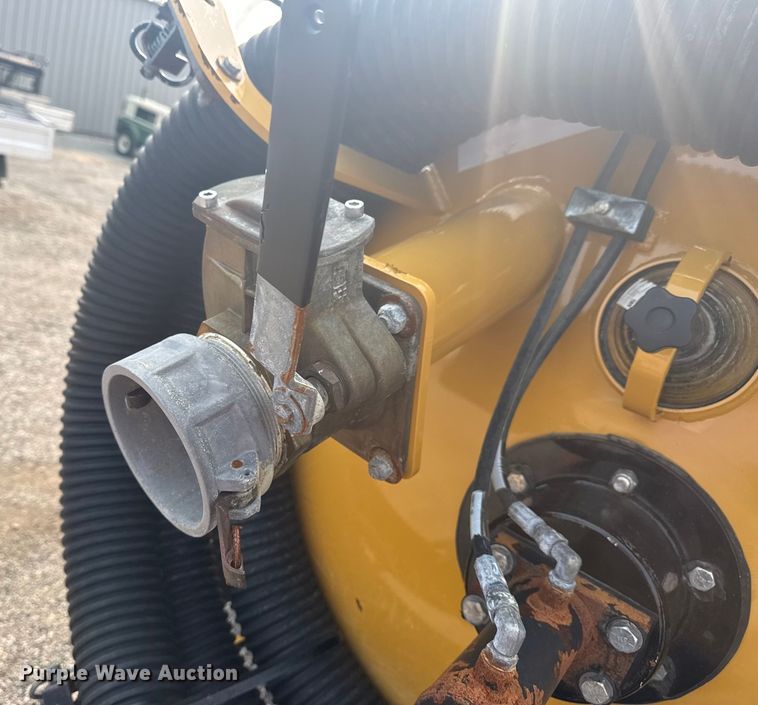 image for item NU9597 2023 Vermeer LP873SDT vacuum excavator