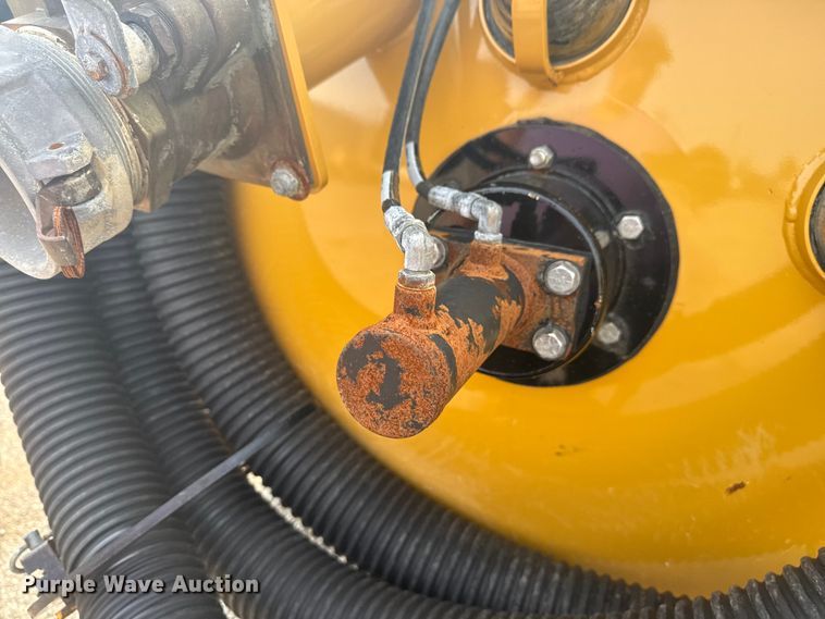 image for item NU9597 2023 Vermeer LP873SDT vacuum excavator