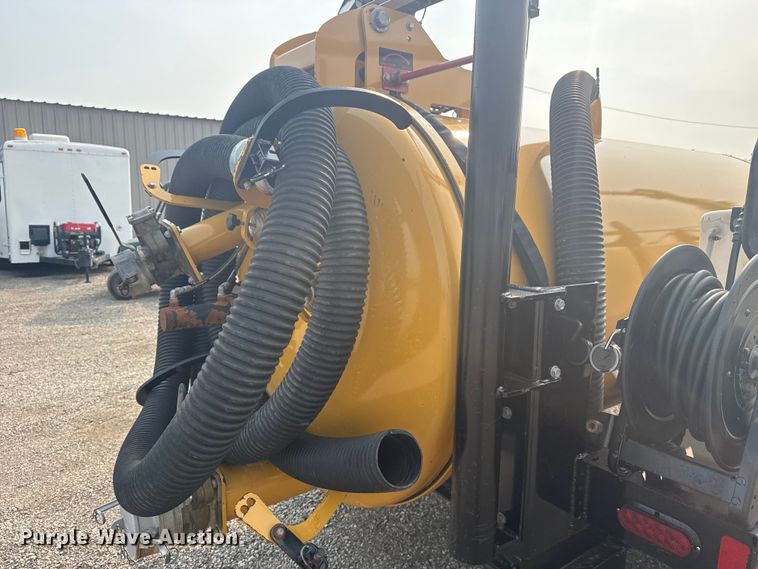 image for item NU9597 2023 Vermeer LP873SDT vacuum excavator