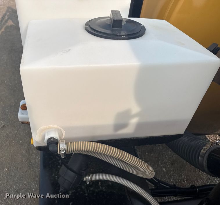 image for item NU9597 2023 Vermeer LP873SDT vacuum excavator