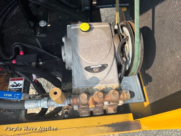 image for item NU9597 2023 Vermeer LP873SDT vacuum excavator