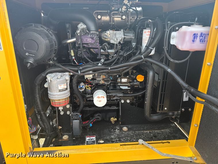 image for item NU9597 2023 Vermeer LP873SDT vacuum excavator