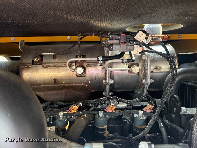 image for item NU9597 2023 Vermeer LP873SDT vacuum excavator