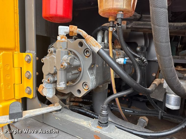 image for item NU9599 2017 Volvo EC140EL excavator