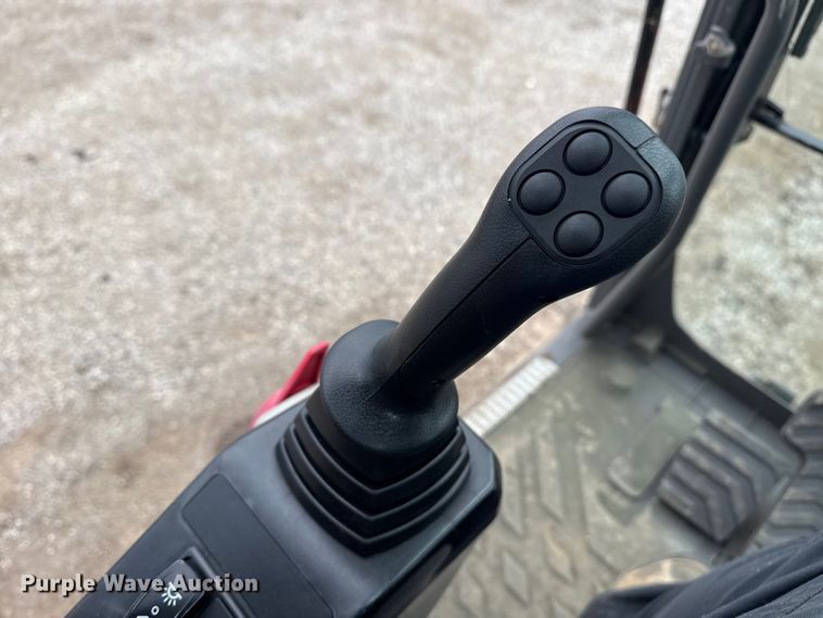 image for item NU9599 2017 Volvo EC140EL excavator