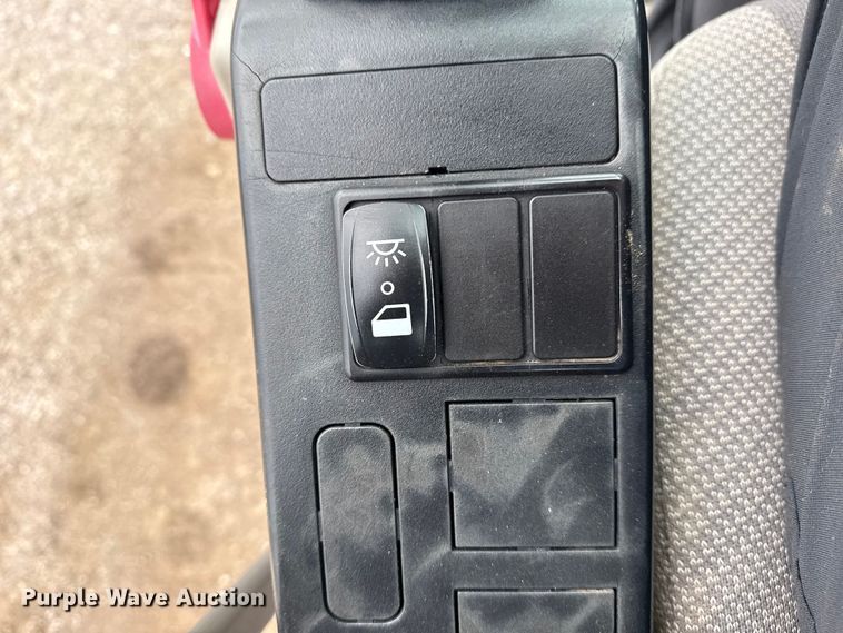 image for item NU9599 2017 Volvo EC140EL excavator