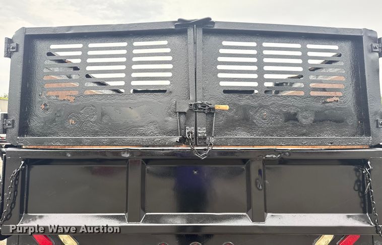 image for item NU9603 2016 Ford F550 Super Duty Crew Cab dump truck