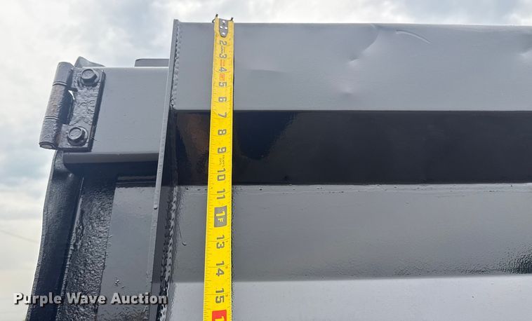 image for item NU9603 2016 Ford F550 Super Duty Crew Cab dump truck