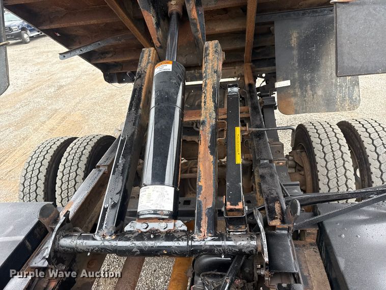 image for item NU9603 2016 Ford F550 Super Duty Crew Cab dump truck