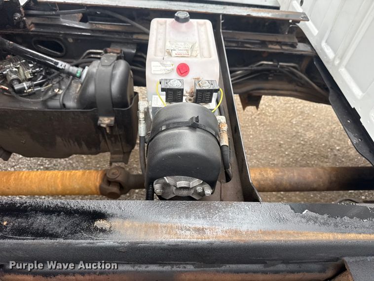 image for item NU9603 2016 Ford F550 Super Duty Crew Cab dump truck