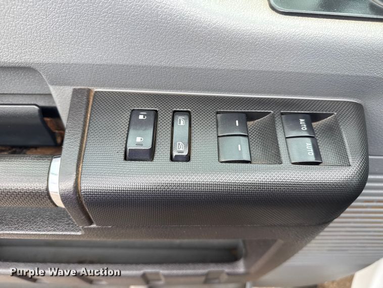 image for item NU9603 2016 Ford F550 Super Duty Crew Cab dump truck