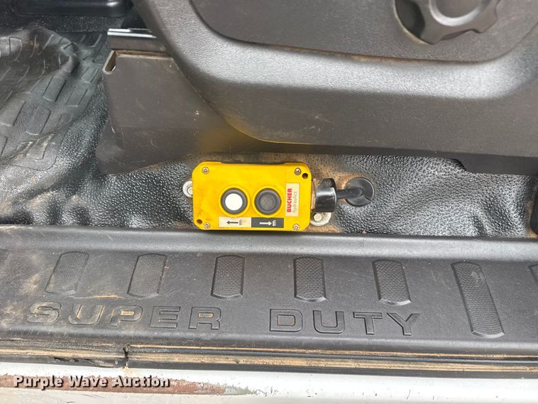 image for item NU9603 2016 Ford F550 Super Duty Crew Cab dump truck