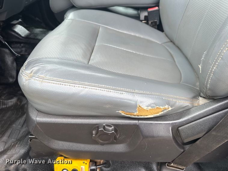 image for item NU9603 2016 Ford F550 Super Duty Crew Cab dump truck