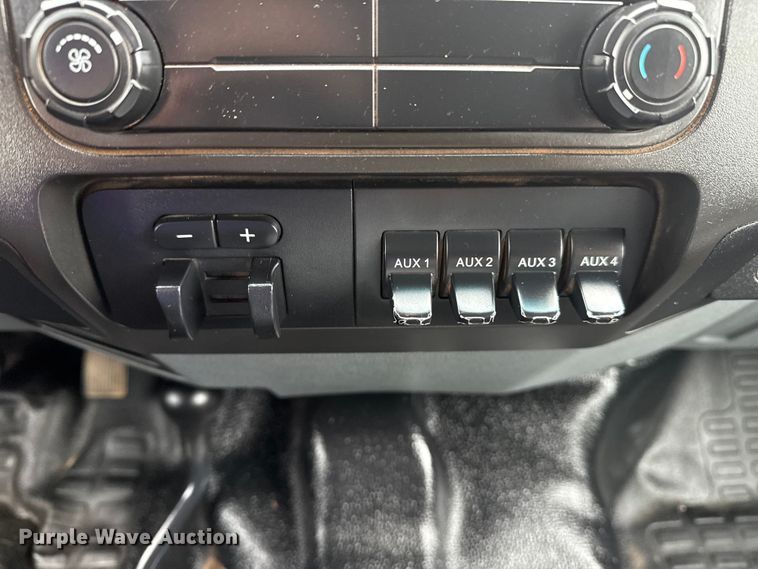 image for item NU9603 2016 Ford F550 Super Duty Crew Cab dump truck