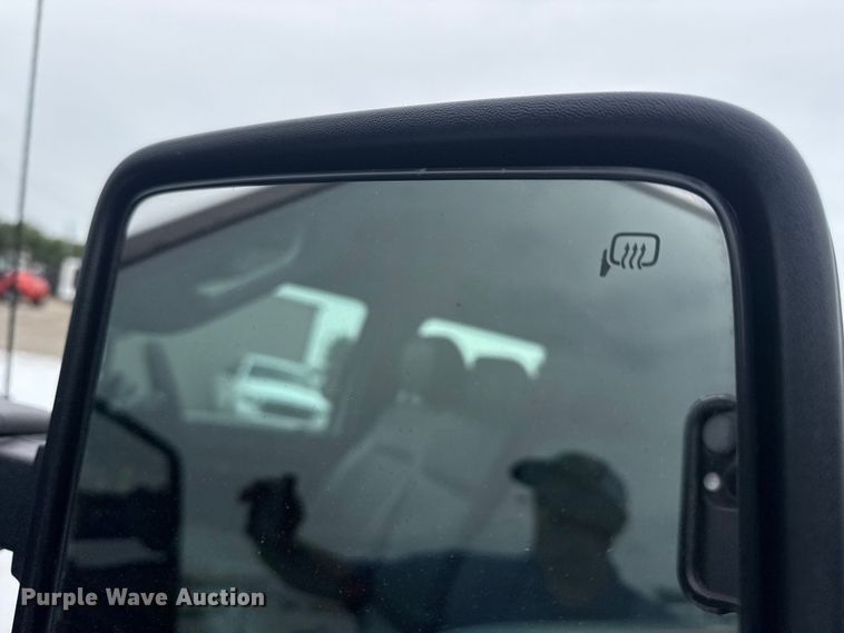 image for item NU9603 2016 Ford F550 Super Duty Crew Cab dump truck