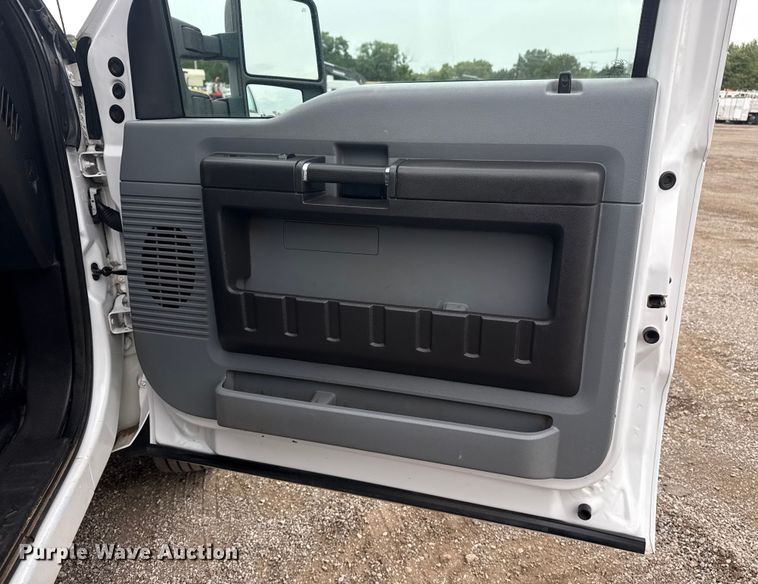 image for item NU9603 2016 Ford F550 Super Duty Crew Cab dump truck