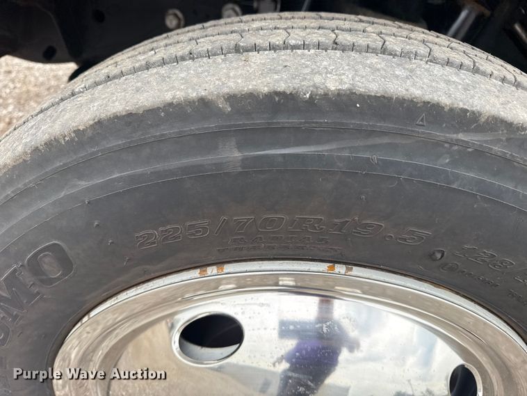 image for item NU9603 2016 Ford F550 Super Duty Crew Cab dump truck