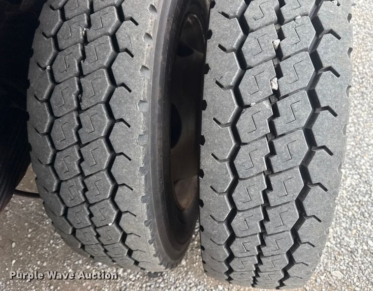 image for item NU9603 2016 Ford F550 Super Duty Crew Cab dump truck