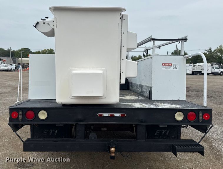 image for item NU9604 2008 Ford F450 Super Duty bucket truck